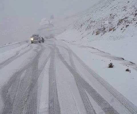 الثلوج تغطي قمم لبنان تمهيدا لاستقبال شهر حزيران