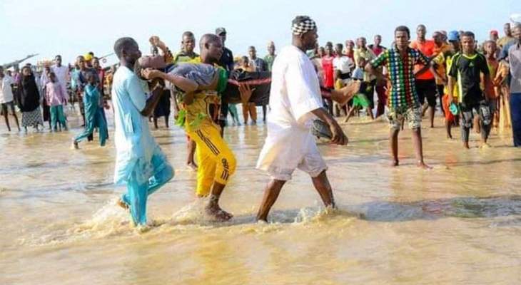 إنقاذ 22 شخصا وانتشال 76 جثة في حادثة غرق قارب في نهر بنيجيريا