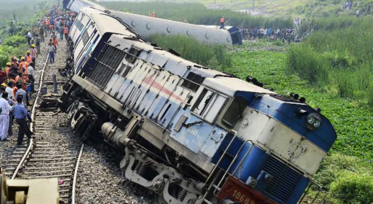أ.ف.ب: 28 قتيلا على الأقل و300 جريح في حادث قطار في الهند