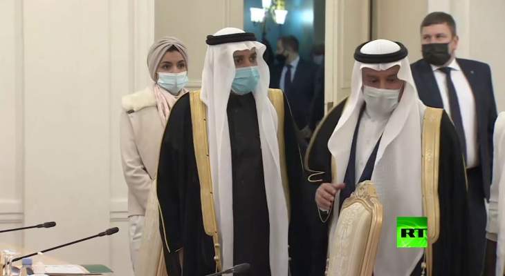 مسؤولتان سعوديتان تمنعتا عن خلع معطفيهما خلال لقاء لافروف في موسكو