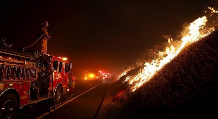 حرائق غابة وطنية في كاليفورنيا الجنوبية تهدد عشرات المنازل 