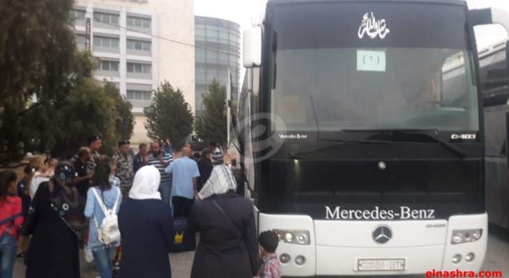 النشرة: حافلة تقل 33 نازحاً سوريا غادرت صيدا متوجهة الى سوريا