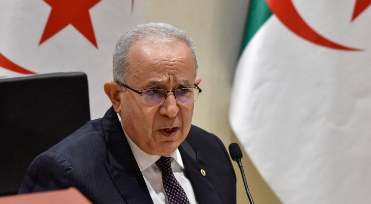 وزير الخارجية الجزائرية: المغرب ذهب بعيدا في تآمره على بلدنا ووصل إلى الاستنجاد والاستقواء بإسرائيل