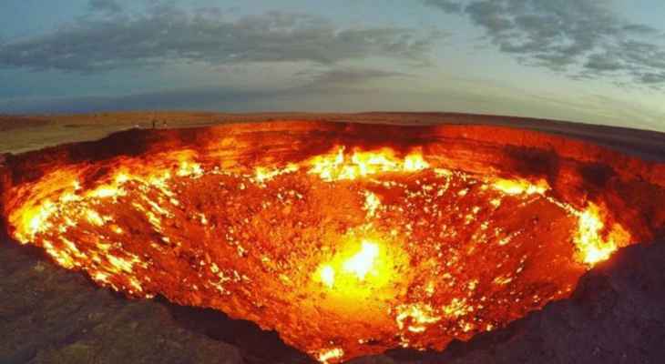 العمل على إطفاء نار "بوابة جهنم" المشتعلة منذ نصف قرن في تركمانستان