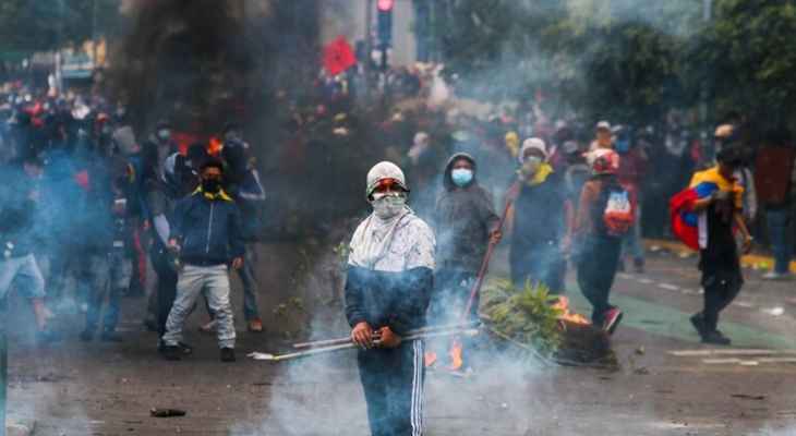 برلمان الإكوادور ناقش عزل رئيس البلاد وسط احتجاجات حاشدة