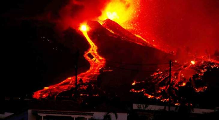 إجلاء 5000 شخص بعد ثوران بركان في جزر الكناري الإسبانية
