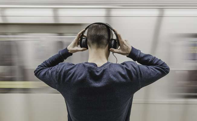 المجلة الطبية البريطانية: نحو مليار شاب معرضون لخطر فقدان السمع بسبب الموسيقى الصاخبة