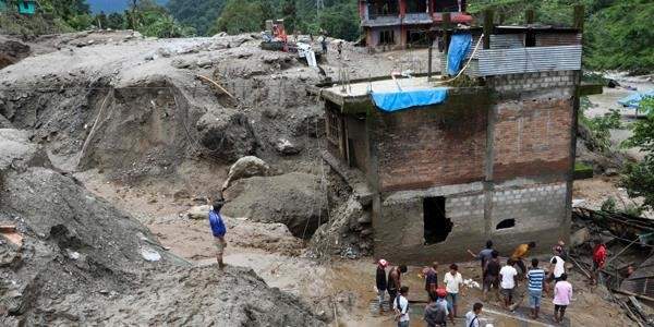 مقتل 23 شخصا جراء سيول وانهيارات أرضية في نيبال