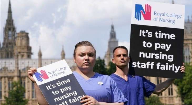 نقابة التمريض البريطانية: إضراب نحو 100 ألف ممرض في إنجلترا وويلز وأيرلندا الشمالية للمطالبة برفع الأجور