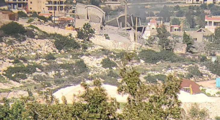 غارة على حي البركة في بلدة مجدل زون وقصف منزل في جبال البطم واصابة شخص سوري في القصف على الوزاني