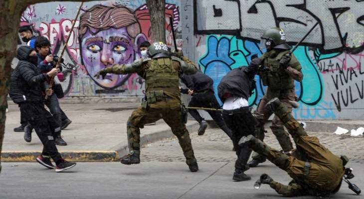 مقتل امرأة وجرح 17 شخصا خلال مواجهات بين الشرطة ومتظاهرين من السكان الأصليين في تشيلي