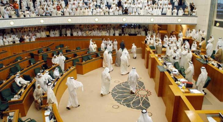النواب في البرلمان الكويتي يستجوبون رئيس الحكومة في جلسة سرية