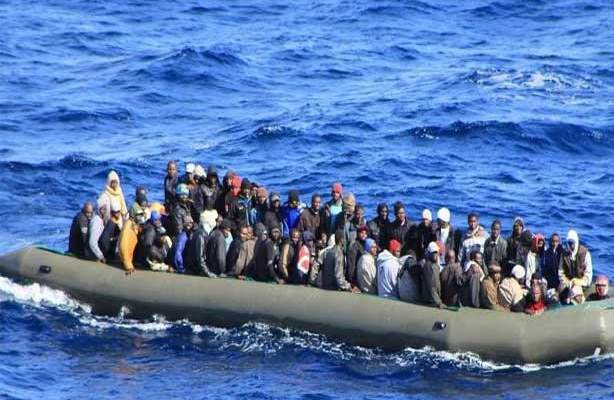 مقتل 12 مهاجرا أثيوبيا بين 50 ألقاهم المهربون من قارب على ساحل جيبوتي