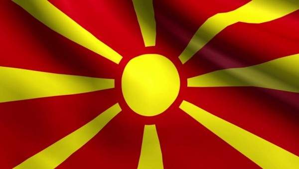 وزير خارجية مقدونيا الشمالية وقع بروتوكول الانضمام إلى حلف "الناتو"