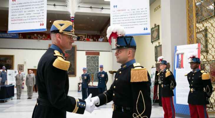 سفير لبنان في فرنسا شارك في حفل تخرج ضباط الكلية الحربية في سان سير كويتكيدان