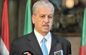 رئيس الوزراء الجزائري يدعو الجزائريين الى التمسك بالوحدة الوطنية 