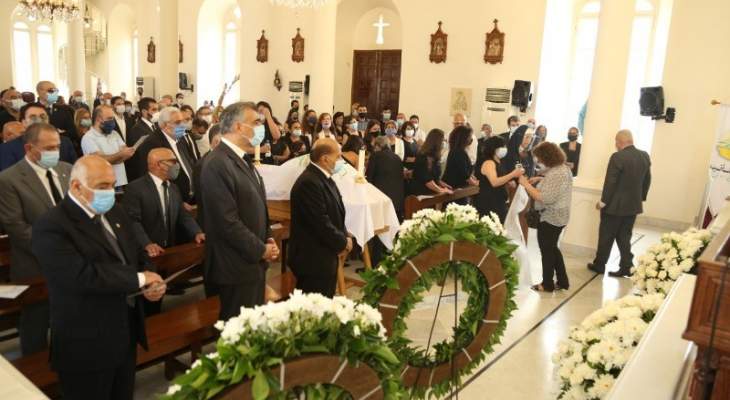 اقامة صلاة الجنازة عن روح جوسلين خويري في كنيسة مار سمعان