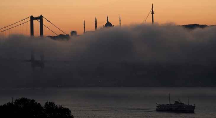 سلطات تركيا أعلنت مقتل 4 أشخاص وإصابة 19 آخرين جراء رياح عاتية في إسطنبول