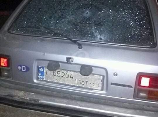 النشرة: استهداف سيارة نائب رئيس بلدية بزال - عكار بعدة طلقات نارية 