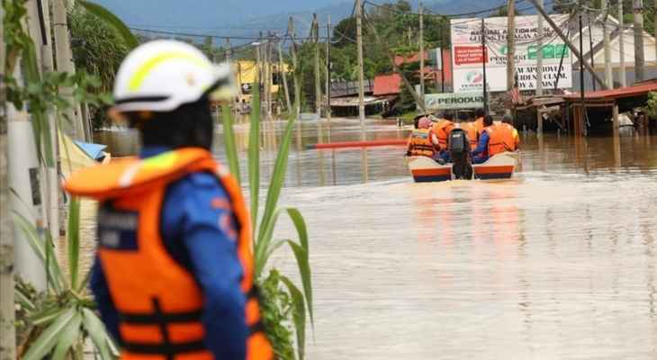 سلطات ماليزيا: مقتل 14 شخصا على الأقل في الفيضانات التي اجتاحت البلاد