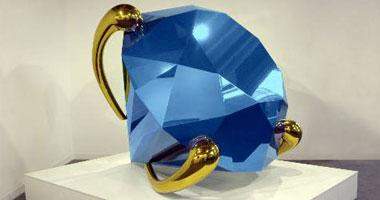 بيع ماسة زرقاء على شكل حبة كمثري بـ32.6 مليون دولار 
