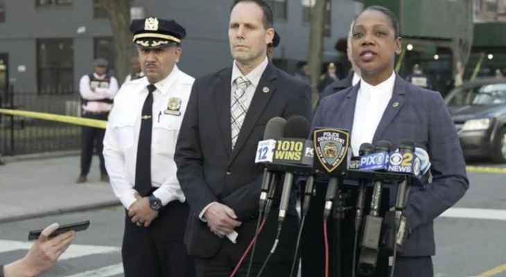 شرطة نيويورك: منفذ حادث مترو بروكلين أسود البشرة ولا يزال طليقا وقد يكون هناك بعد إرهابي للحادث