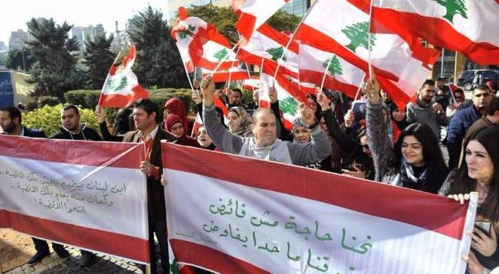 المعتصمون أمام بيت الوسط علقوا إضرابهم وسيلتقون الحريري الاسبوع المقبل