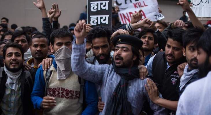 الشرطة الهندية تفرق آلاف المتظاهرين ضد قانون الجنسية في العاصمة