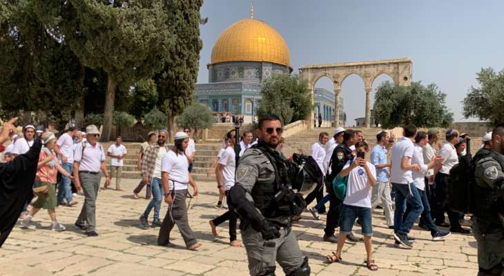 "وفا": مئات المستعمرين اقتحموا المسجد الأقصى وأدوا طقوسا تلمودية بحماية مشددة من الشرطة الإسرائيلية