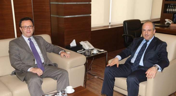 بو عاصي التقى عددا من السفراء المعتمدين في لبنان 