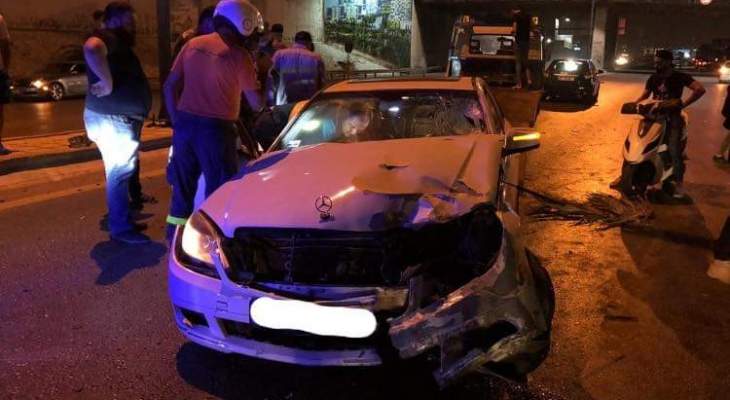 قتيل نتيجة حادث سير بين سيارة ودراجة نارية على طريق المطار - بيروت