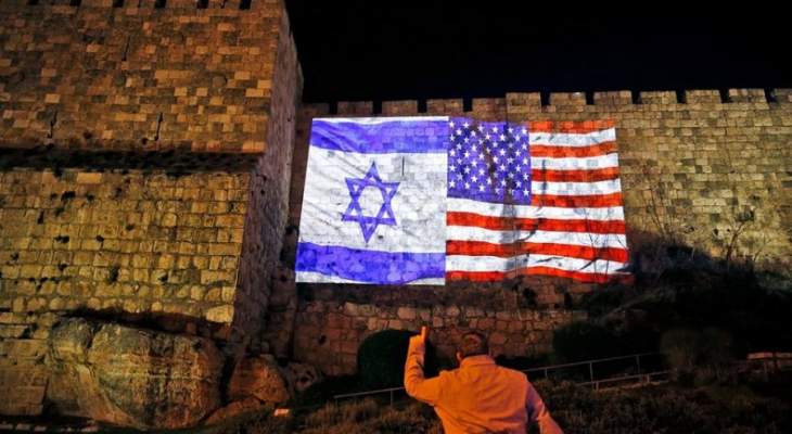 سلطات اسرائيل تضيء أسوار القدس بعلمي أميركا واسرائيل