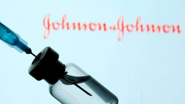 لقاح "جونسون أند جونسون" المضاد لكورونا يزيد خطر الإصابة بخلل عصبي نادر
