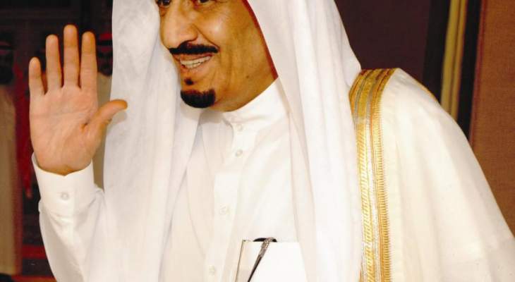 الملك السعودي يلتقي الرئيس المصري في مطار الملك خالد بالرياض