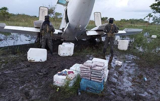 سقوط طائرة صغيرة محملة بالكوكايين في هندوراس