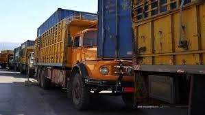 إعتصام لأصحاب الشاحنات ومؤسسات البناء عند أوتوستراد شكا