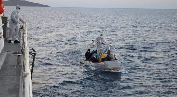 خفر السواحل التركي أنقذ 12 طالب لجوء في بحر إيجه بعدما أجبرتهم سلطات اليونان على العودة
