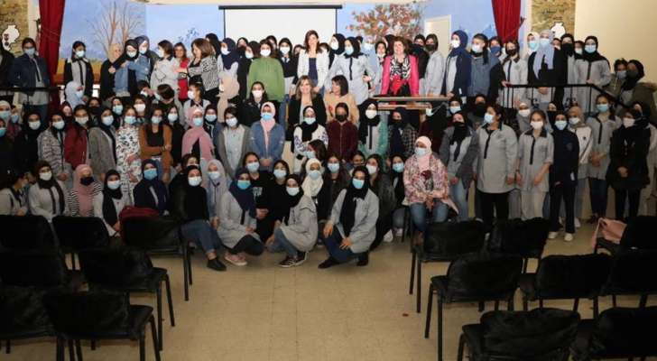 كلودين عون قامت بجلسة توعوية للطالبات في طرابلس حول الوقاية من العنف ضدّ الفتيات