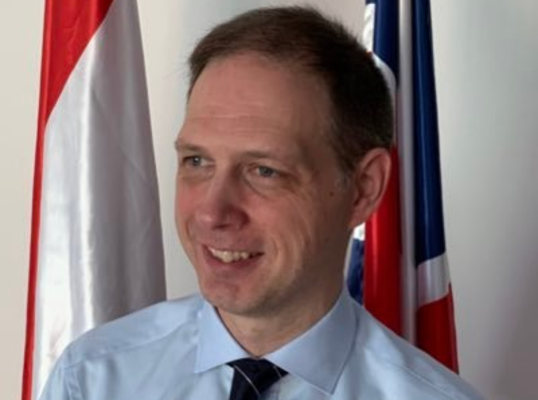 السفير البريطاني في لبنان: الإصلاحات ضرورية لكنها متأخرة