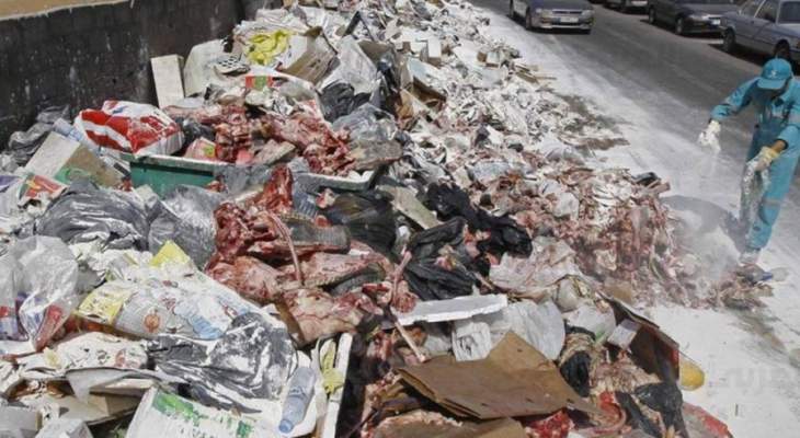 قطع الطريق في الفنار باكياس النفايات احتجاجا على تراكمها في الشوارع