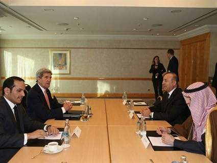 كيري يعقد اجتماعا مشتركا مع وزراء خارجية قطر والسعودية وتركيا 