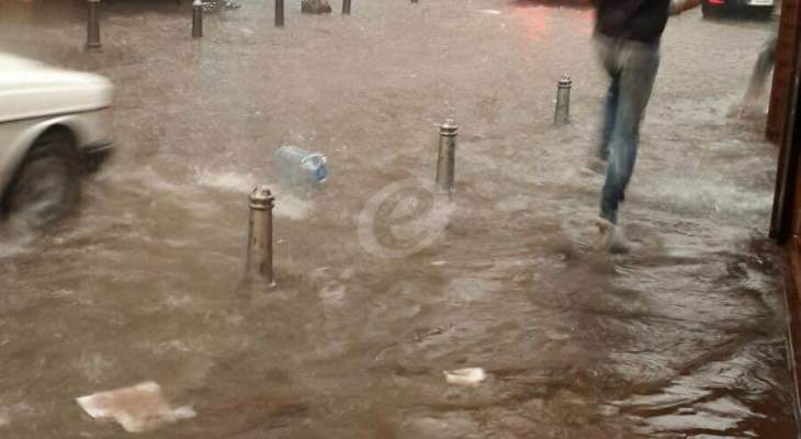 النشرة:أمطار غزيرة وزحمة سير خانقة في طرابلس