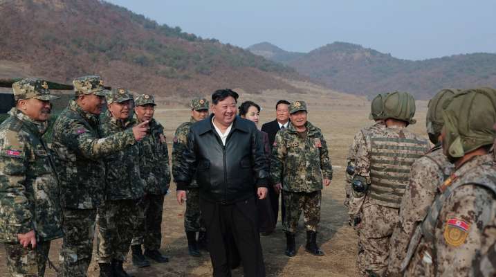 رئيس كوريا الشمالية أشرف على تدريبات لوحدات مظليين للتحقق من مدى جاهزيتها في أي ظرف
