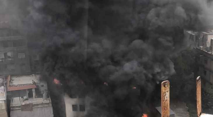 الدفاع المدني: للإبتعاد عن المبنى المحترق في الفنار حيث يتواصل العمل لإخماد الجيوب المتبقية من النيران