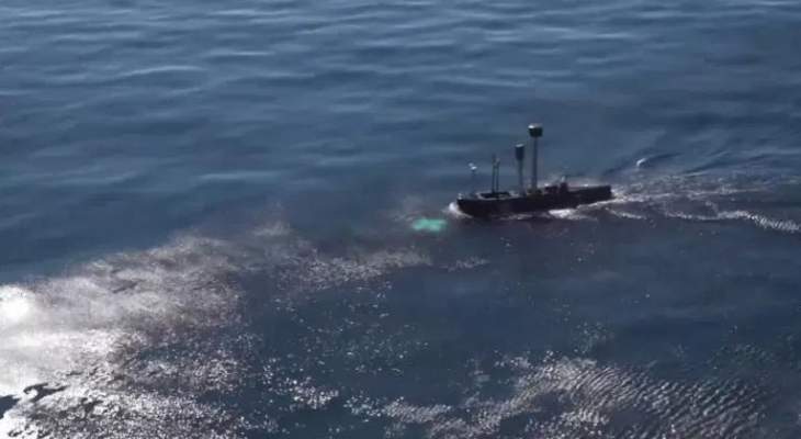 البحرية الإيرانية: غرق سفينة تدريب حربية قرب ميناء جاسك بعد اندلاع حريق فيها
