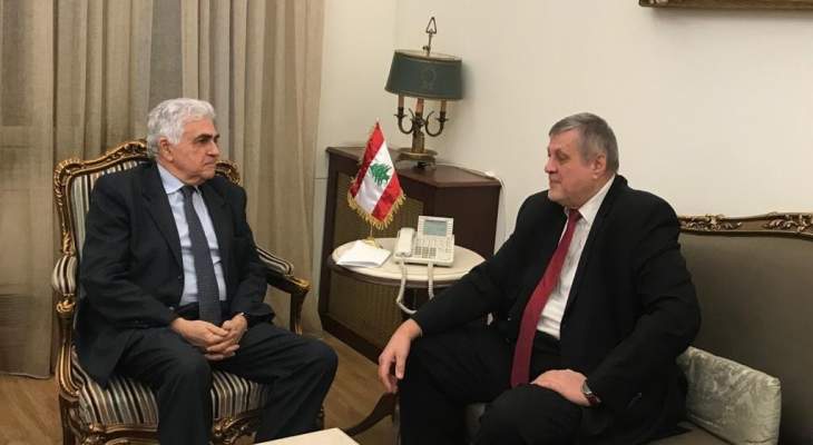 وزير الخارجية يلتقي في هذه الأثناء المنسق الخاص للامم المتحدة في لبنان