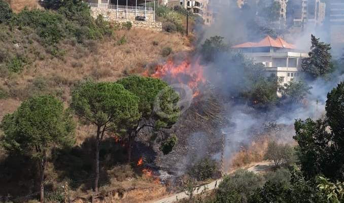 النشرة: إندلاع حريق في أحد أحراج بلدة كفرشيما