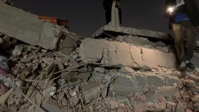 سكاي نيوز: ارتفاع عدد الوفيات في انهيار عقار سكني بالقاهرة إلى 7