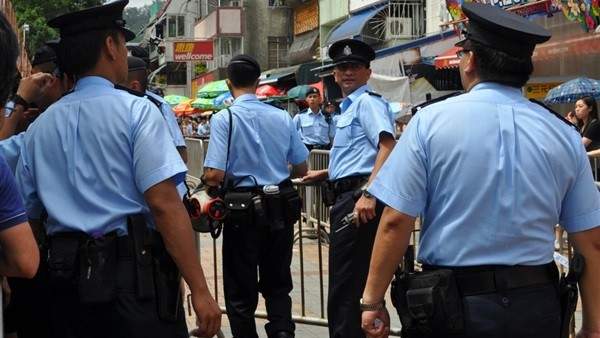حملة اعتقالات في هونغ كونغ وتوقيف نائب مؤيد للديموقراطية 
