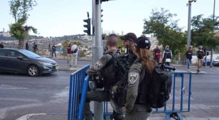 إذاعة الجيش الإسرائيلي: إصابة شرطي بعد تعرضه لعملية الطعن في القدس والمنفّذ سائح تركي